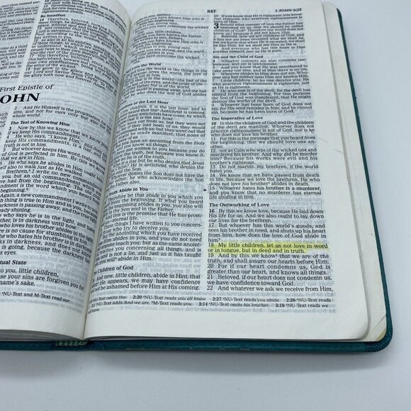 Holy Bible New King James Version 1990 Softcover Fair Condition Teal Green - Picture 16 of 16